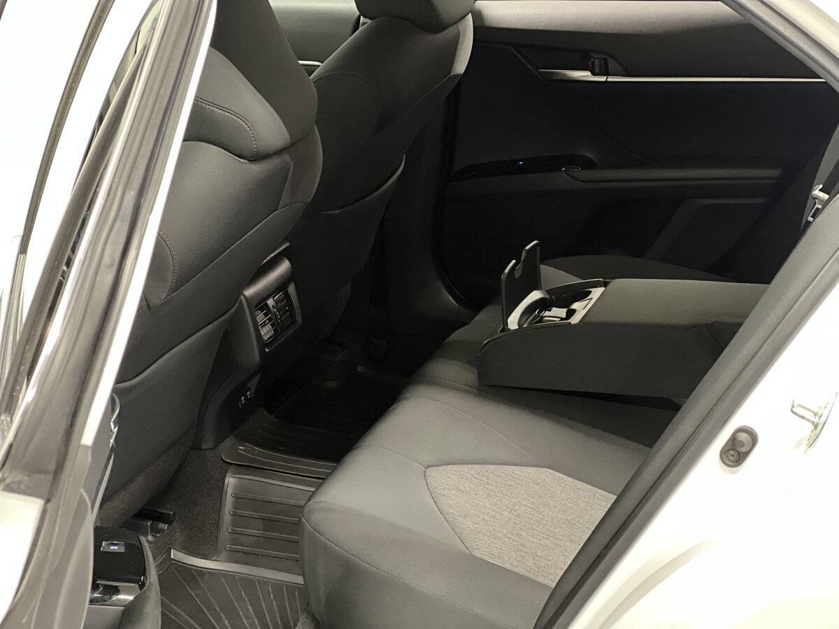 Toyota Camry 2021 года с пробегом. Фото: #11