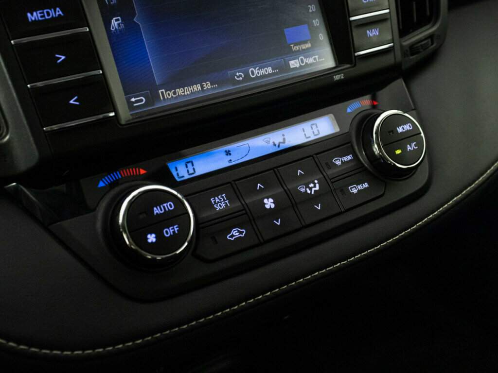 Toyota RAV4 2016 года с пробегом. Фото: #14