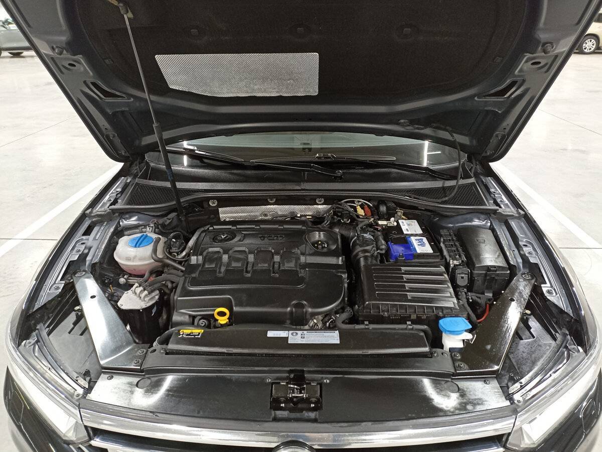 Volkswagen Passat 2018 года с пробегом. Фото: #8
