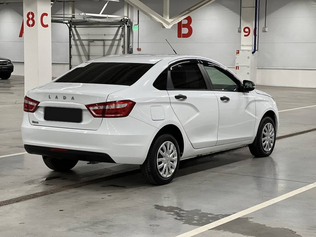 Lada (ВАЗ) Vesta 2018 года с пробегом. Фото: #4