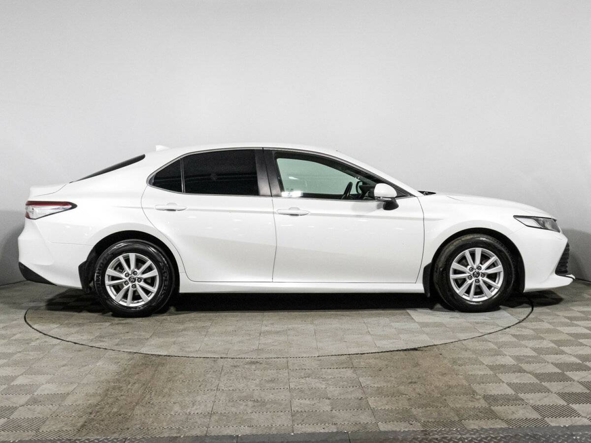 Toyota Camry 2020 года с пробегом. Фото: #3