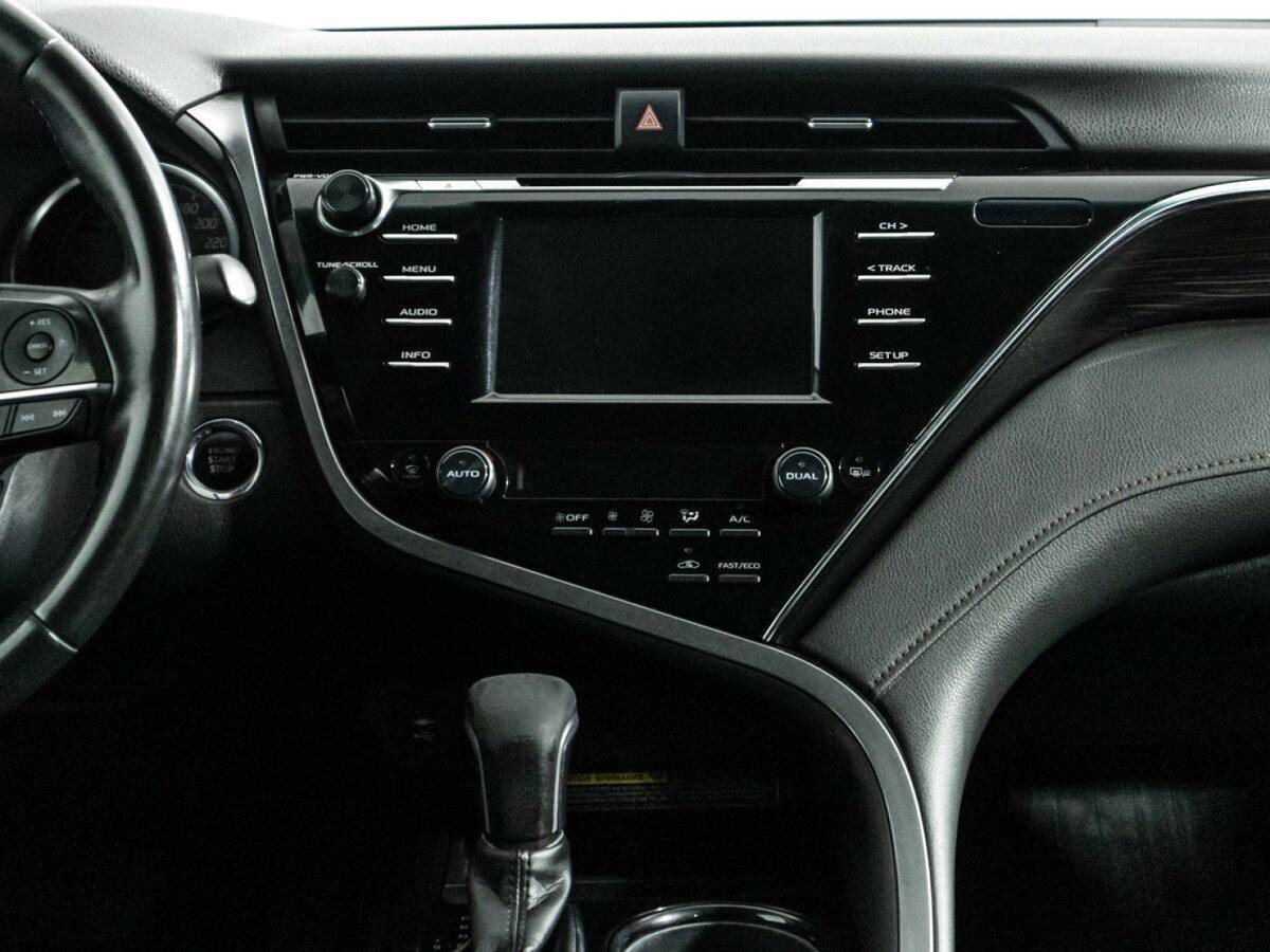 Toyota Camry 2020 года с пробегом. Фото: #14