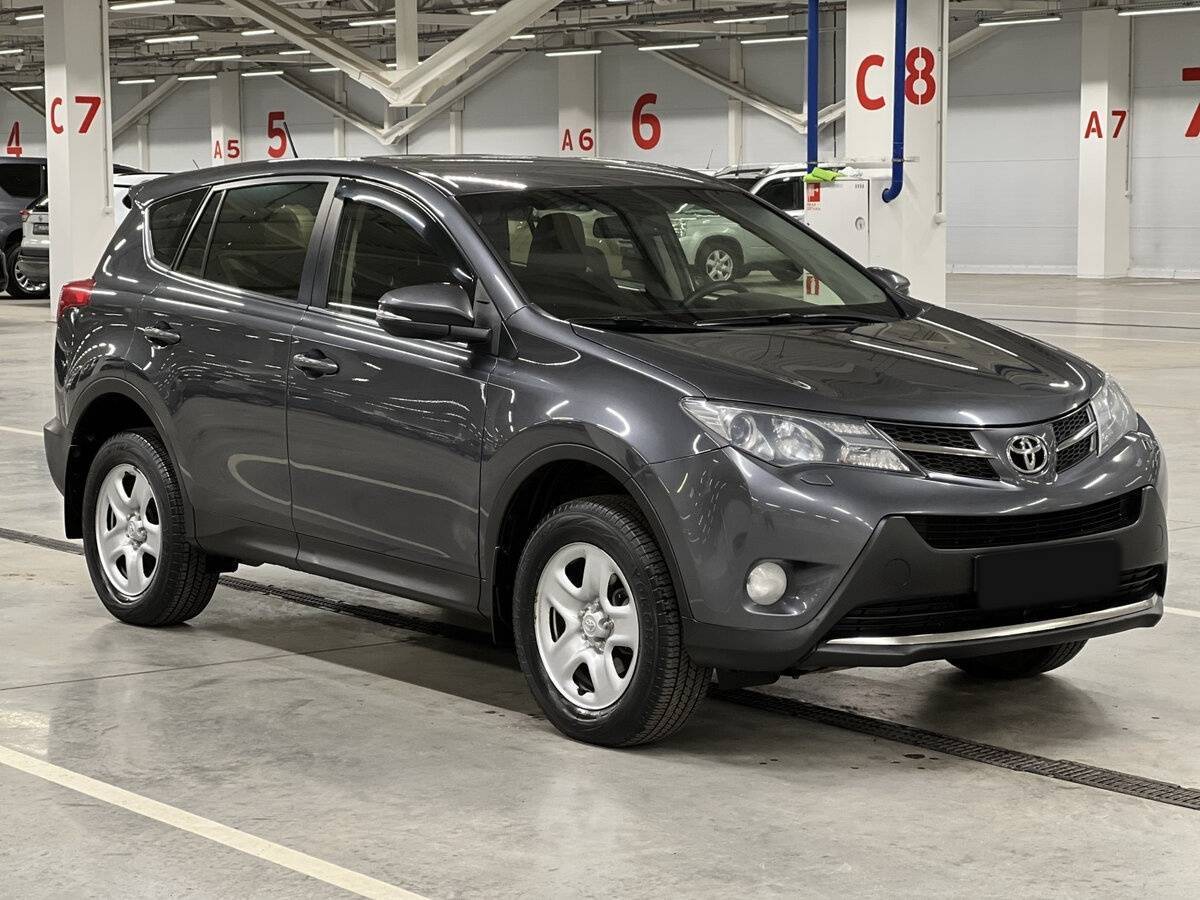 Toyota RAV4 2013 года с пробегом. Фото: #2