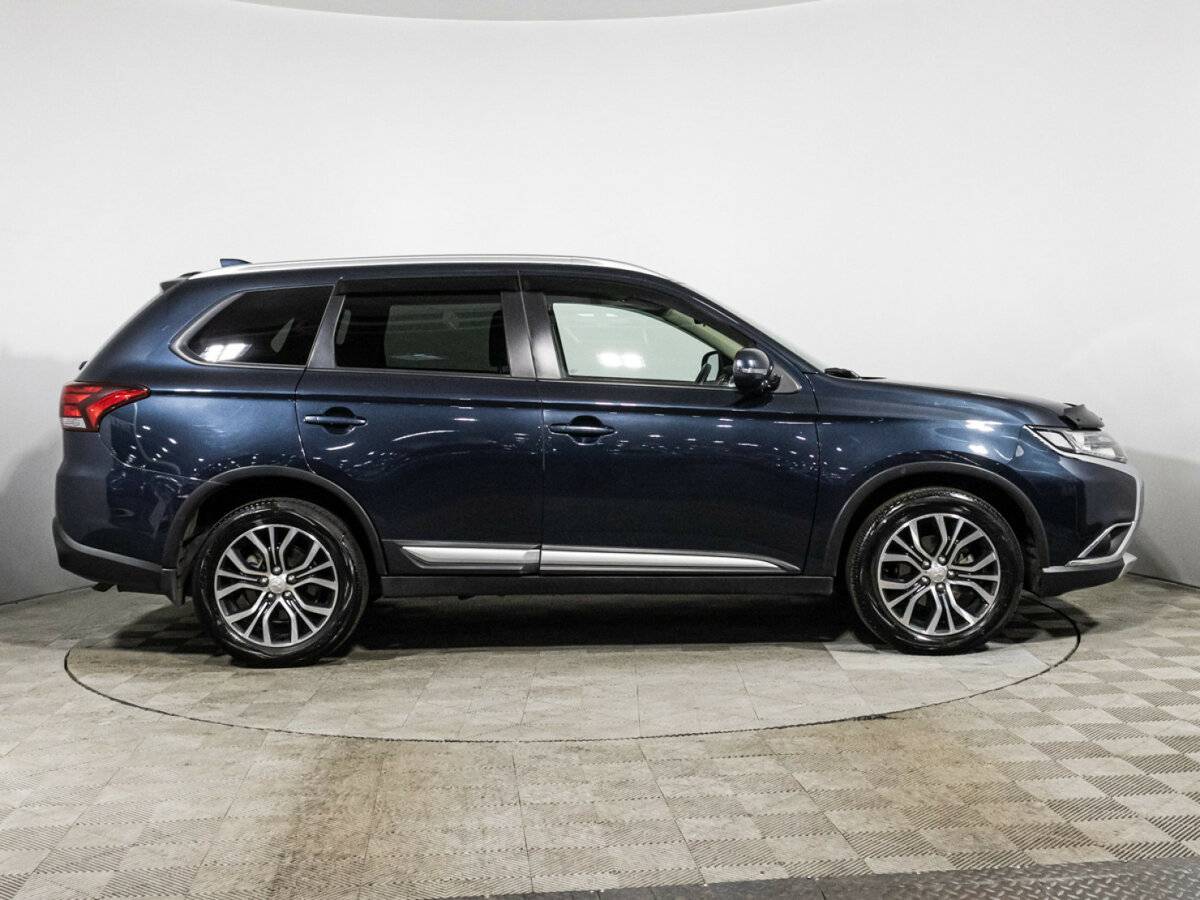 Mitsubishi Outlander 2018 года с пробегом. Фото: #3