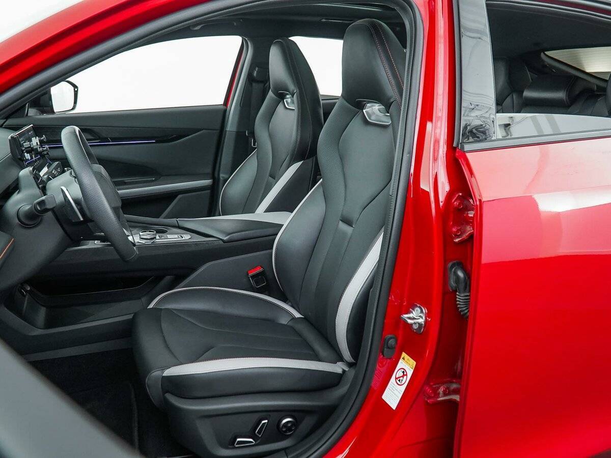 Changan UNI-V 2023 года с пробегом. Фото: #11