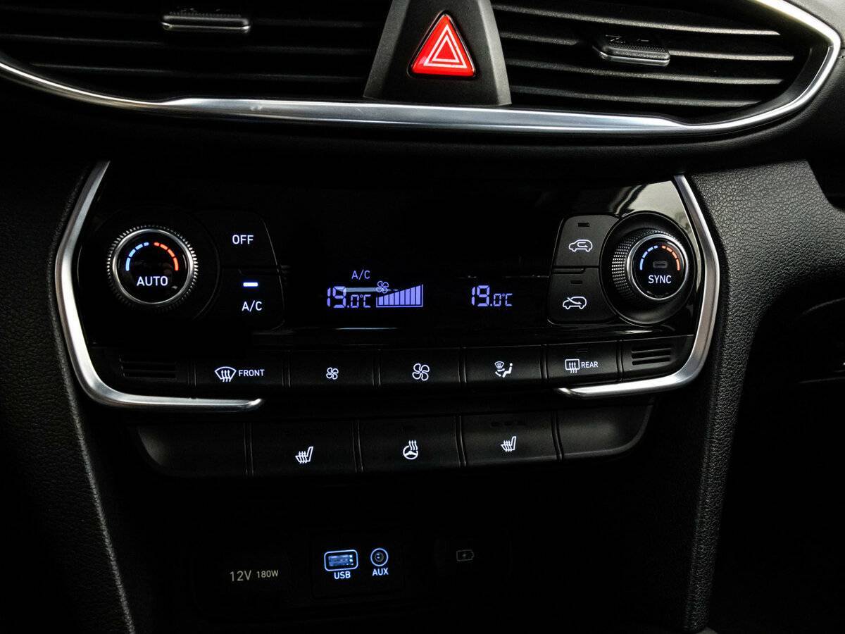 Hyundai Santa Fe 2018 года с пробегом. Фото: #12