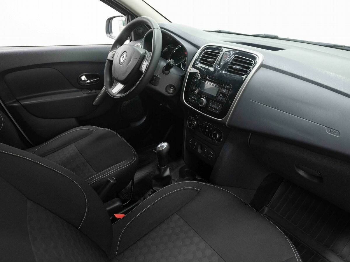 Б/У Рено Сандеро 2016 года. Фото: #10