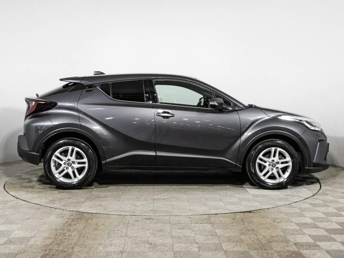 Toyota C-HR 2020 года с пробегом. Фото: #3