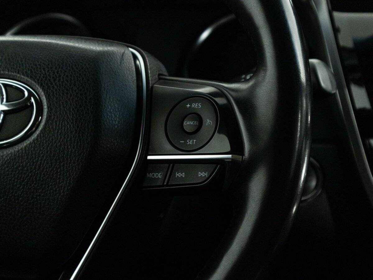 Toyota Camry 2021 года с пробегом. Фото: #18