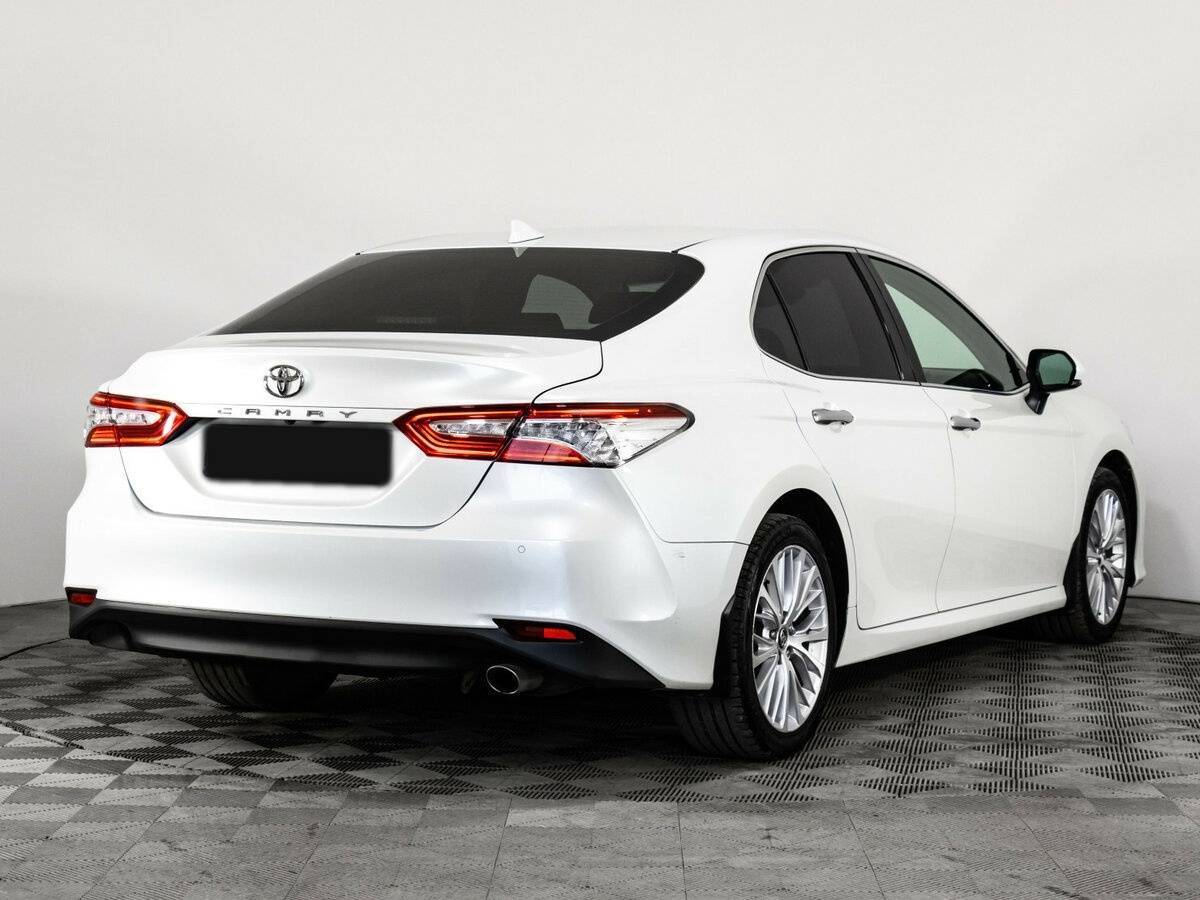 Toyota Camry 2018 года с пробегом. Фото: #5