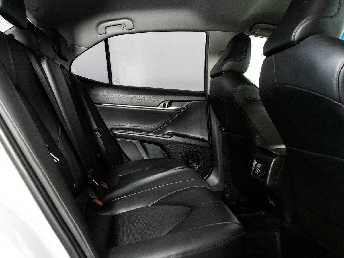 Toyota Camry 2018 года с пробегом. Фото: #18