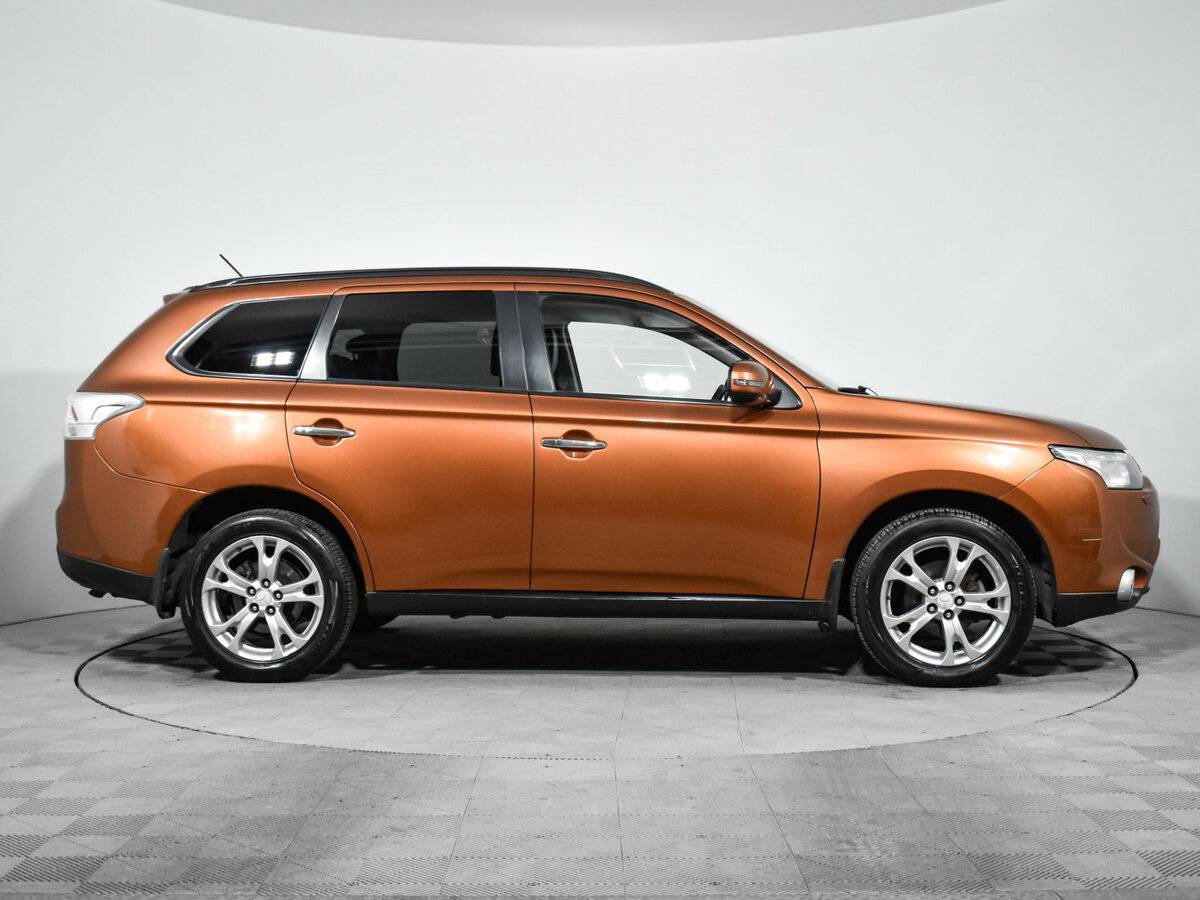 Mitsubishi Outlander 2012 года с пробегом. Фото: #4