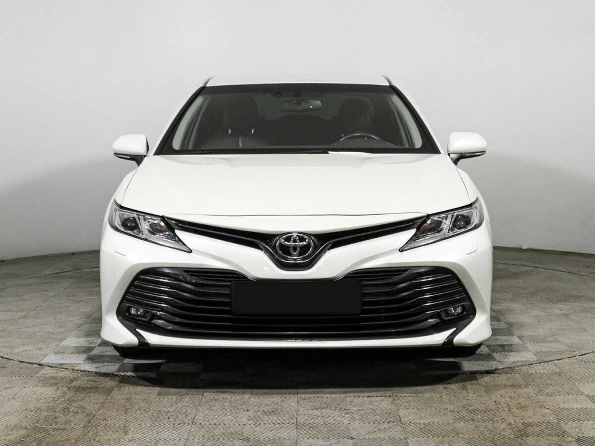 Toyota Camry 2020 года с пробегом. Фото: #1