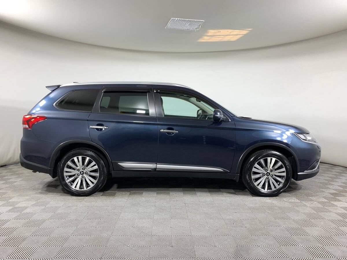 Mitsubishi Outlander 2020 года с пробегом. Фото: #3