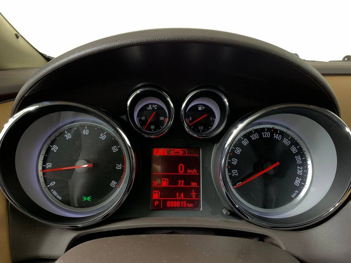 Opel Astra 2013 года с пробегом. Фото: #12