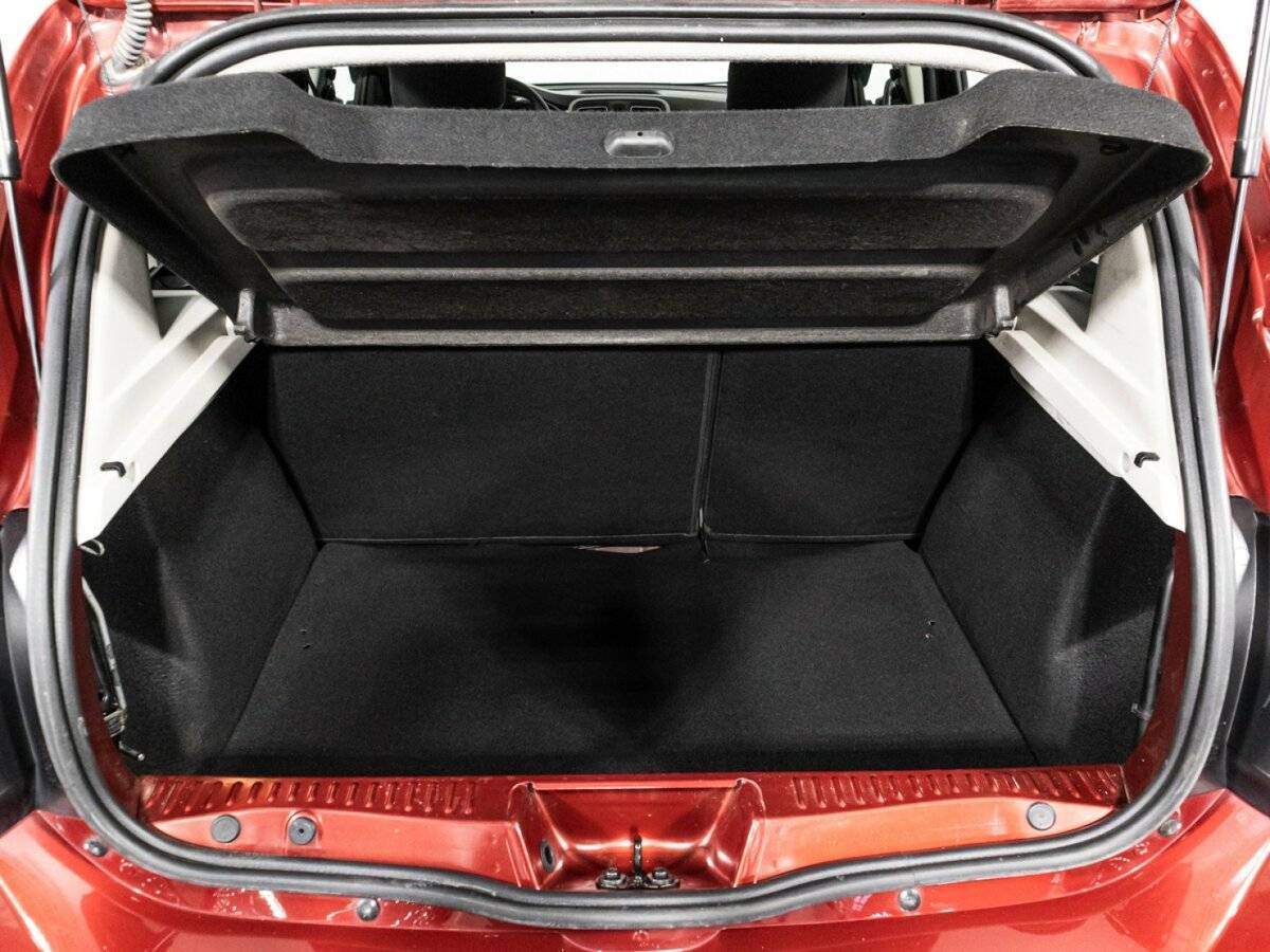 Б/У Рено Сандеро 2021 года. Фото: #13