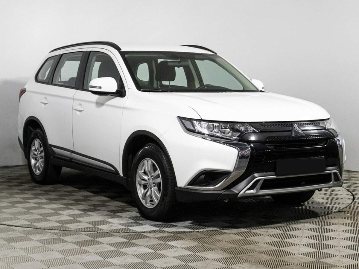 Mitsubishi Outlander 2022 года с пробегом. Фото: #2