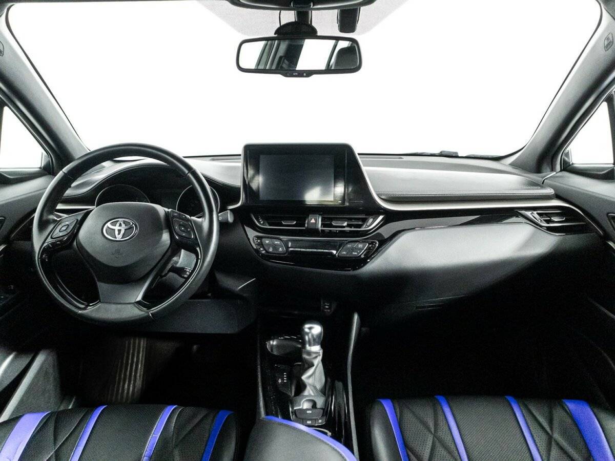 Toyota C-HR 2019 года с пробегом. Фото: #12