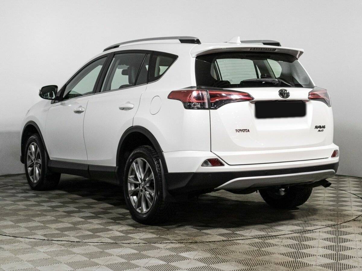 Toyota RAV4 2018 года с пробегом. Фото: #6