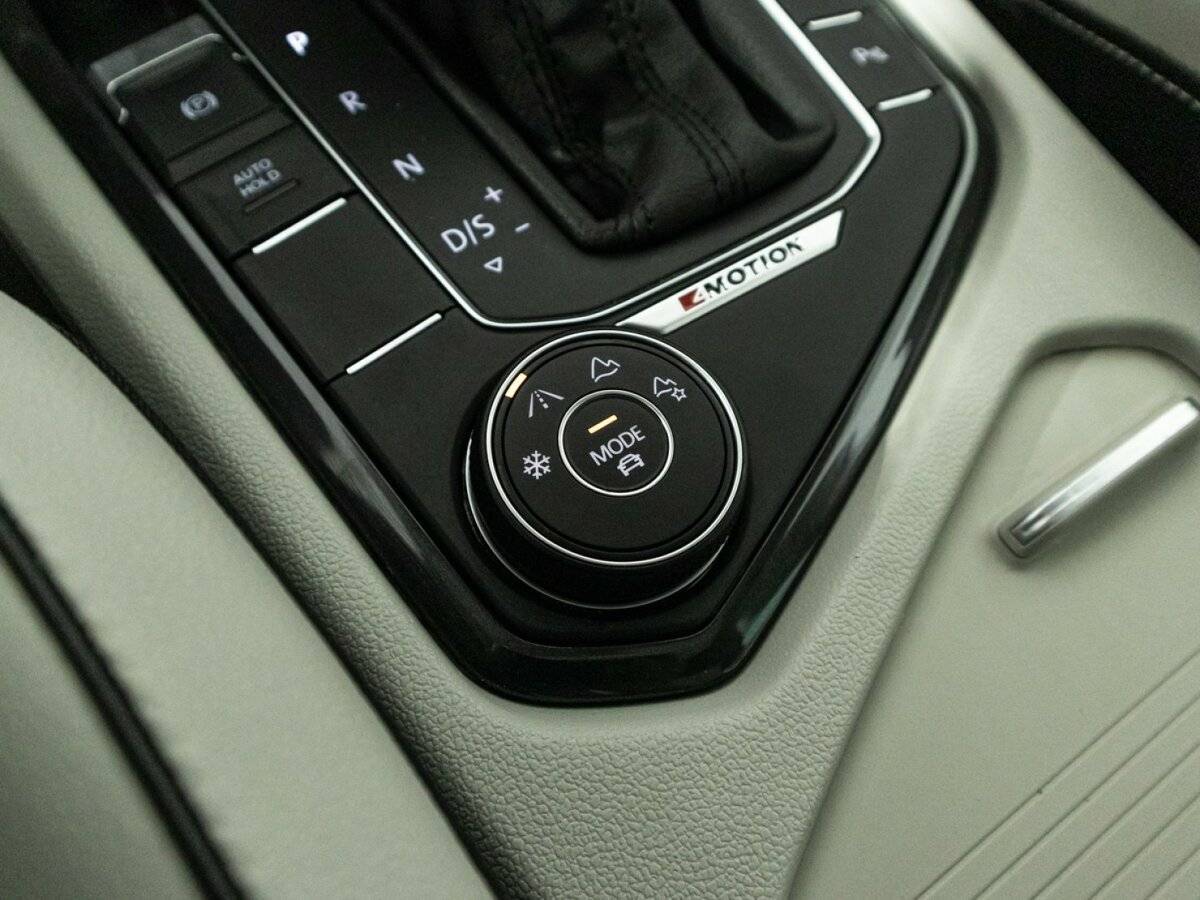 Volkswagen Tiguan 2018 года с пробегом. Фото: #17