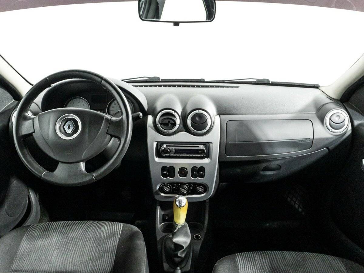 Б/У Рено Логан 2012 года. Фото: #12