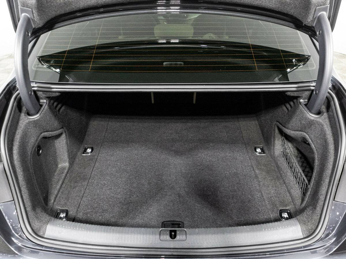 Audi A4 2020 года с пробегом. Фото: #14