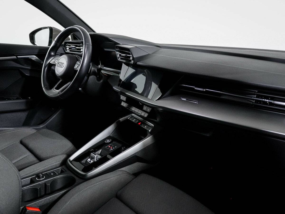 Audi A3 2021 года с пробегом. Фото: #8