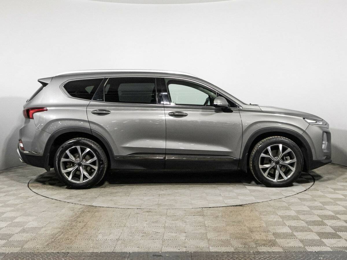 Hyundai Santa Fe 2019 года с пробегом. Фото: #3