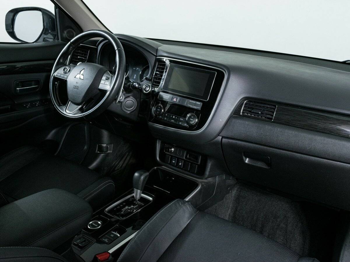 Mitsubishi Outlander 2018 года с пробегом. Фото: #9
