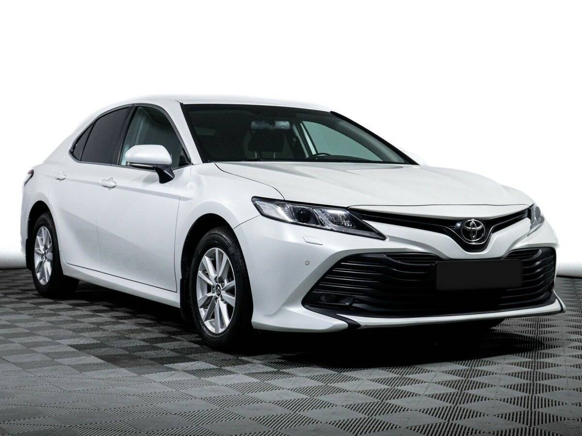 Toyota Camry 2019 года с пробегом. Фото: #2