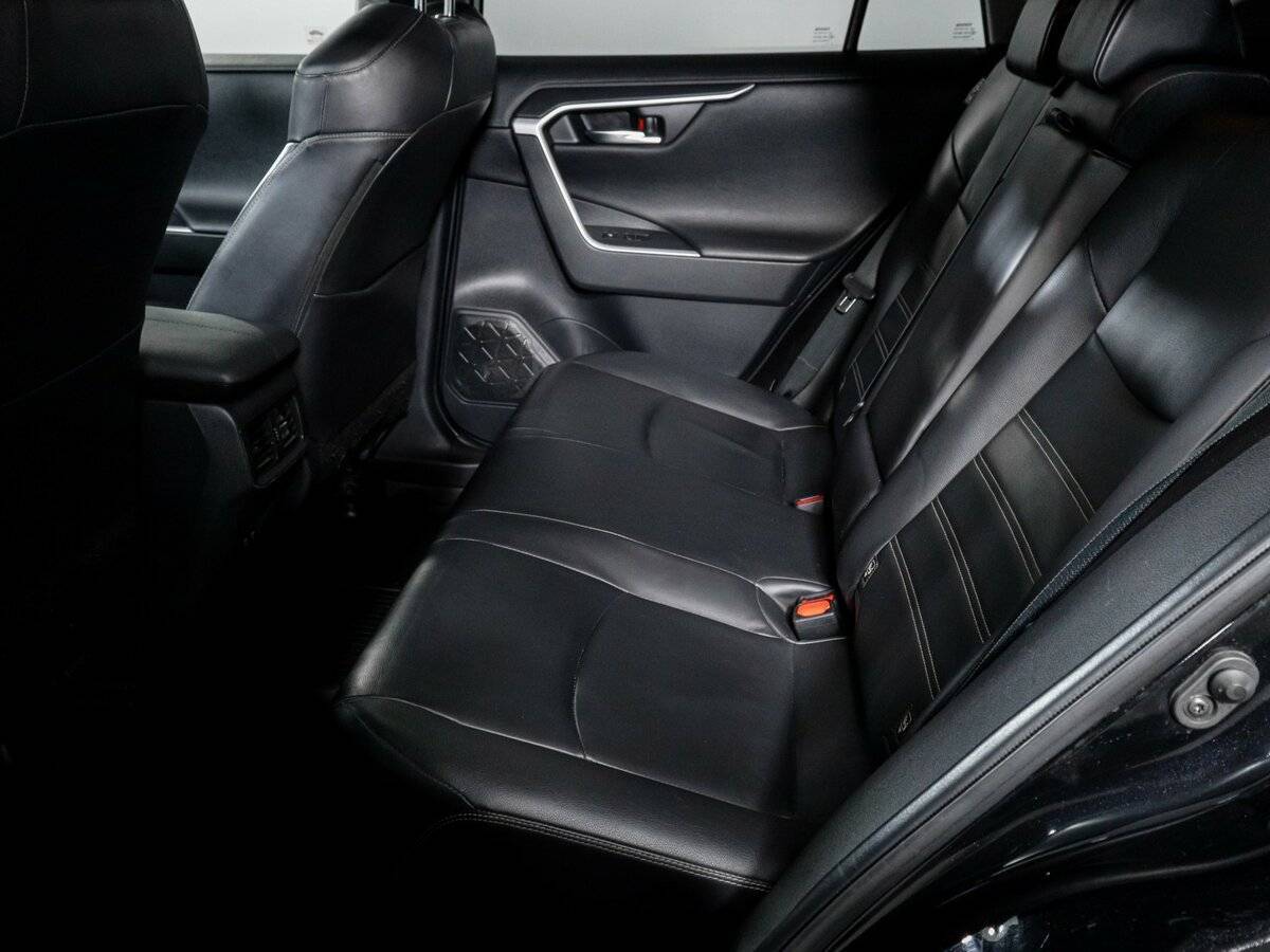 Toyota RAV4 2019 года с пробегом. Фото: #9