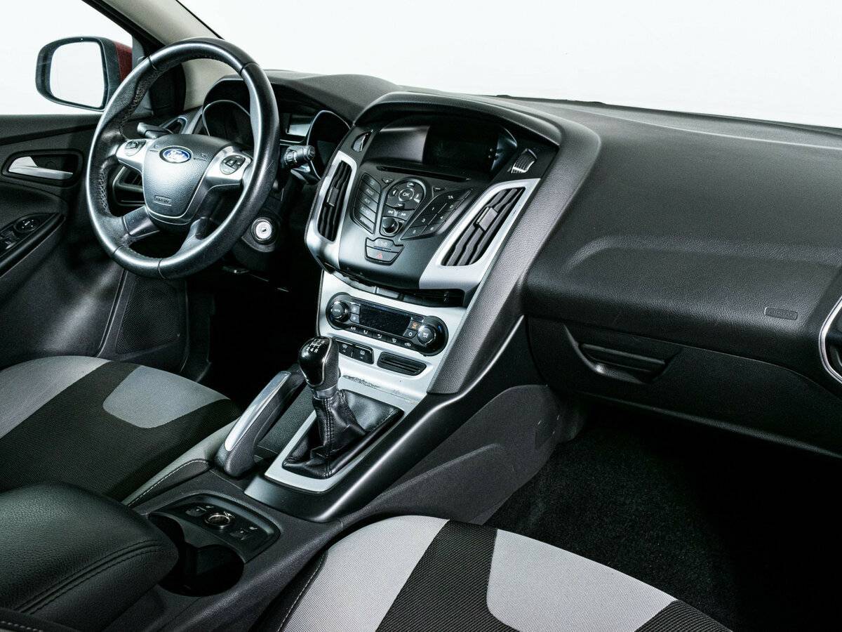 Ford Focus 2012 года с пробегом. Фото: #9