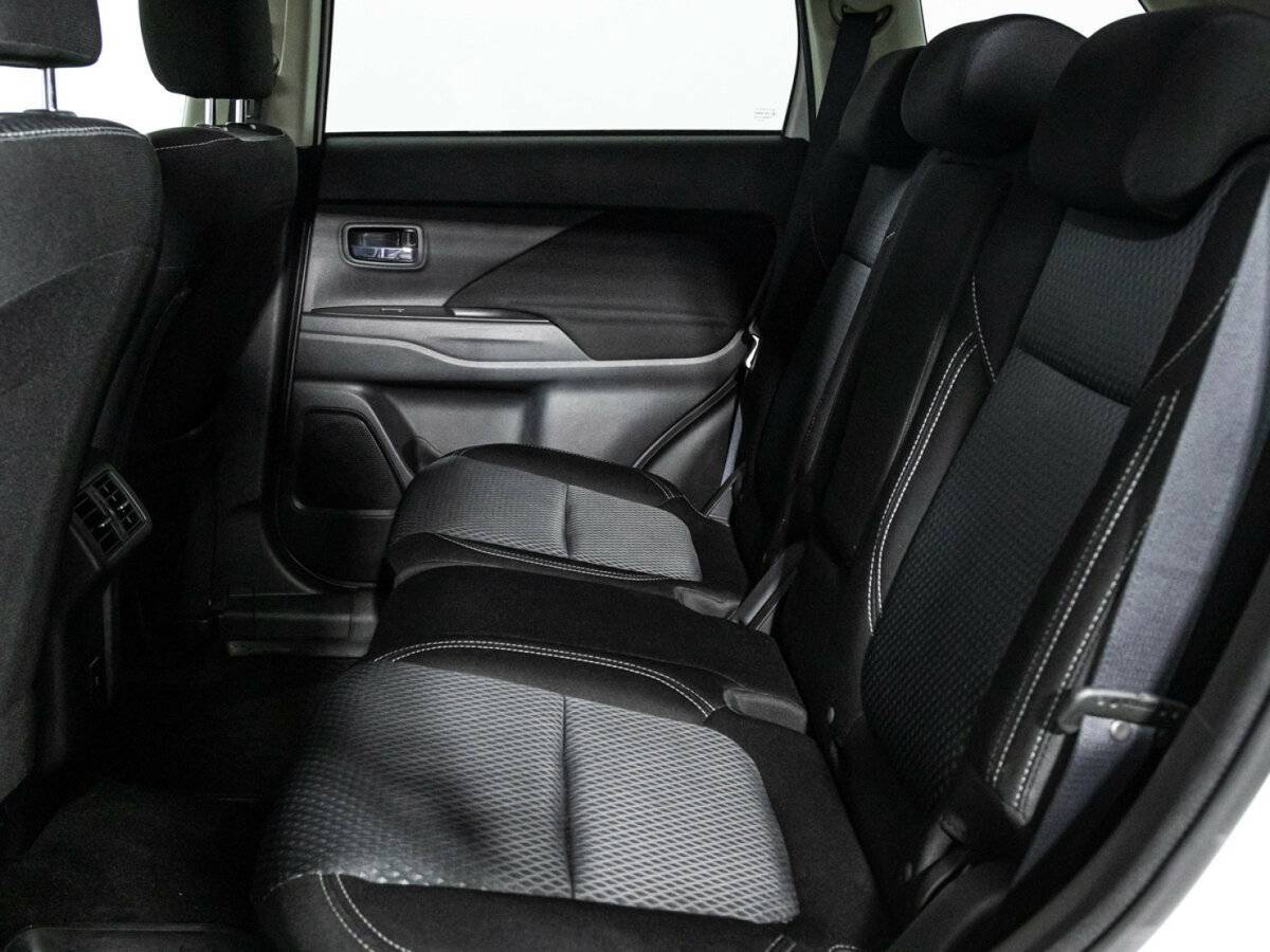 Mitsubishi Outlander 2021 года с пробегом. Фото: #9