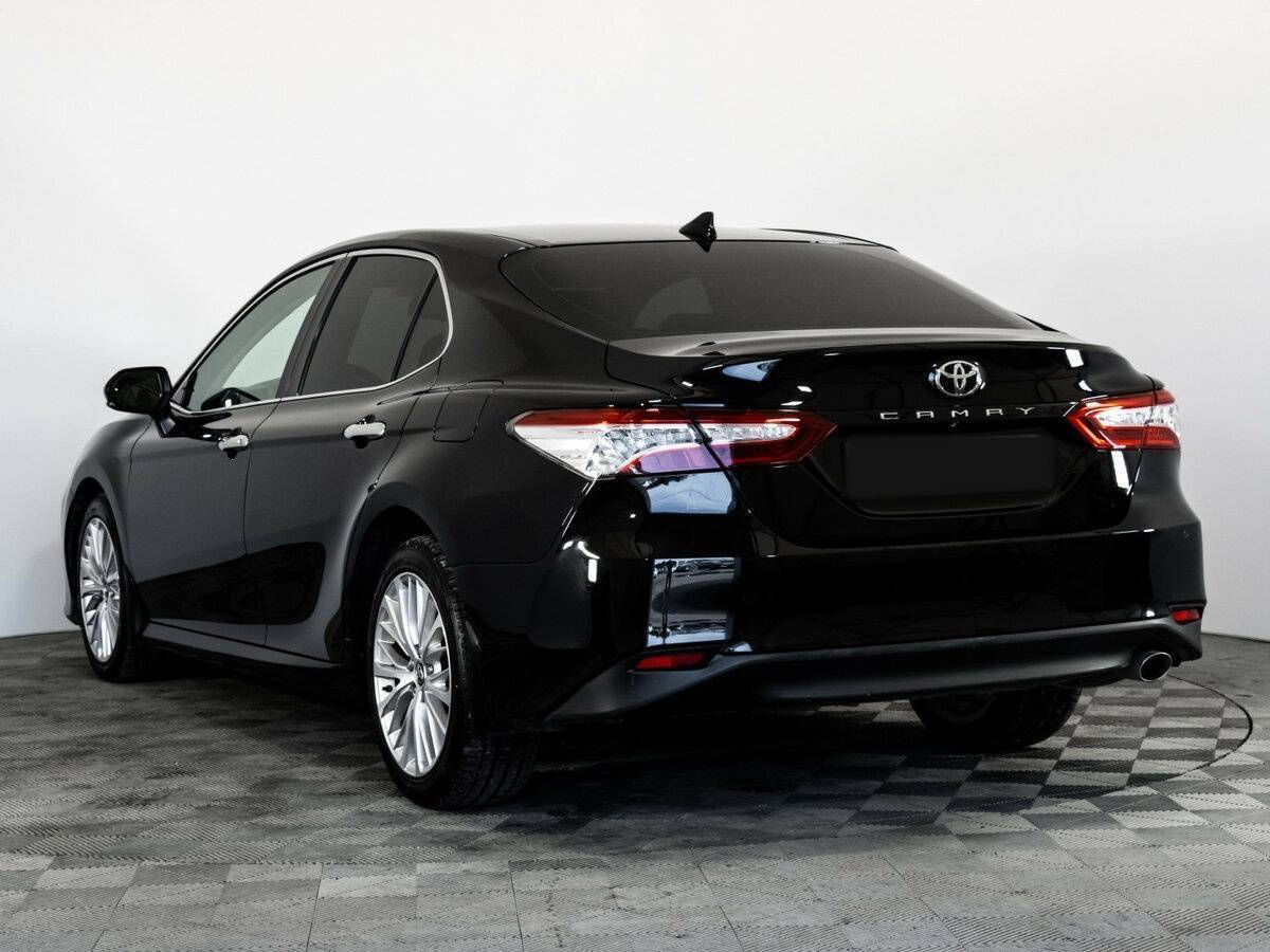Toyota Camry 2019 года с пробегом. Фото: #6