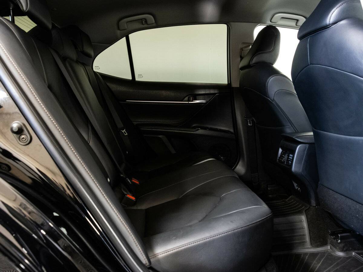 Toyota Camry 2019 года с пробегом. Фото: #18