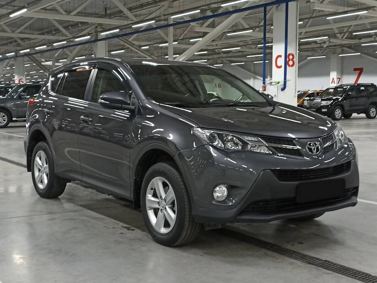 Toyota RAV4 2013 года с пробегом. Фото: #2