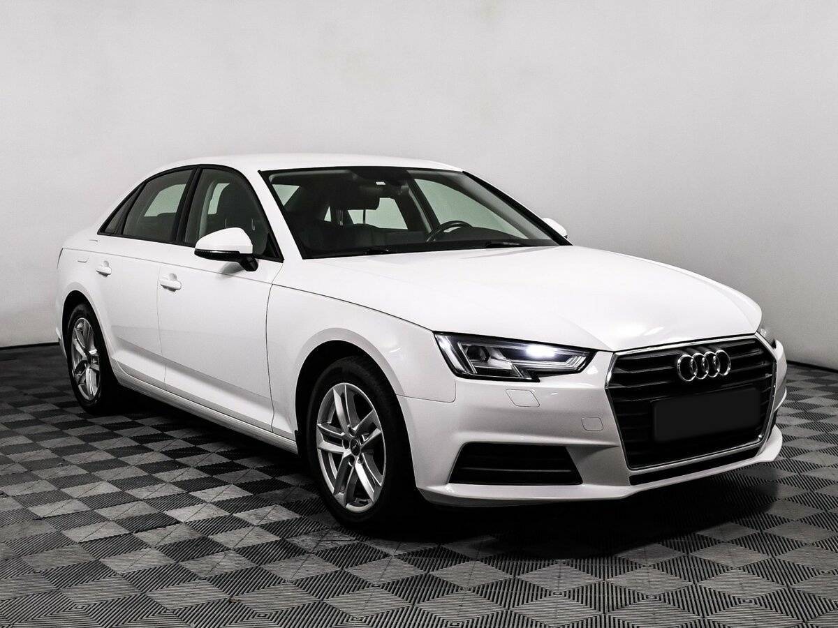 Audi A4 2018 года с пробегом. Фото: #2