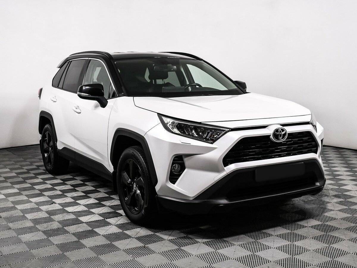 Toyota RAV4 2021 года с пробегом. Фото: #2