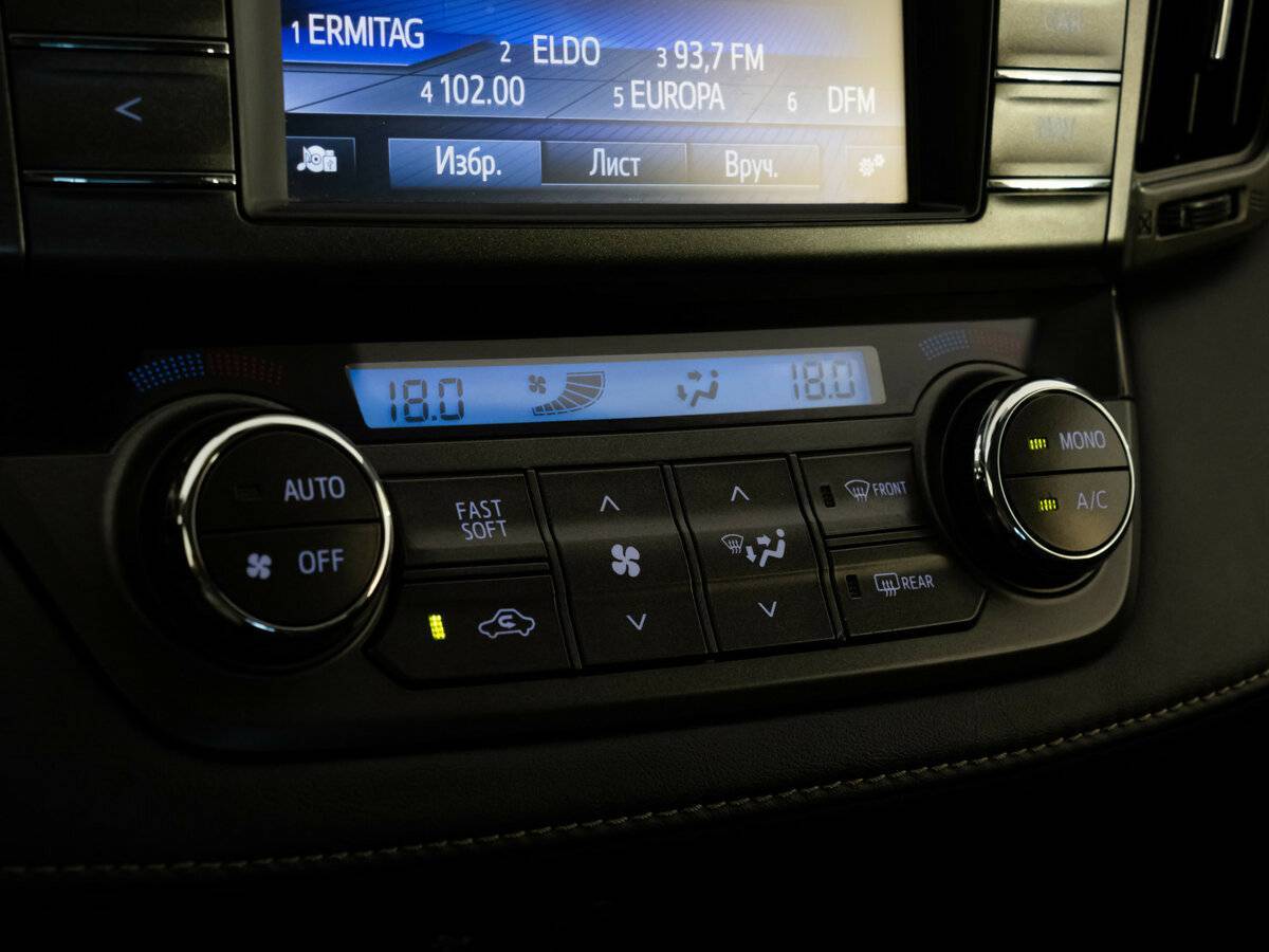 Toyota RAV4 2015 года с пробегом. Фото: #14