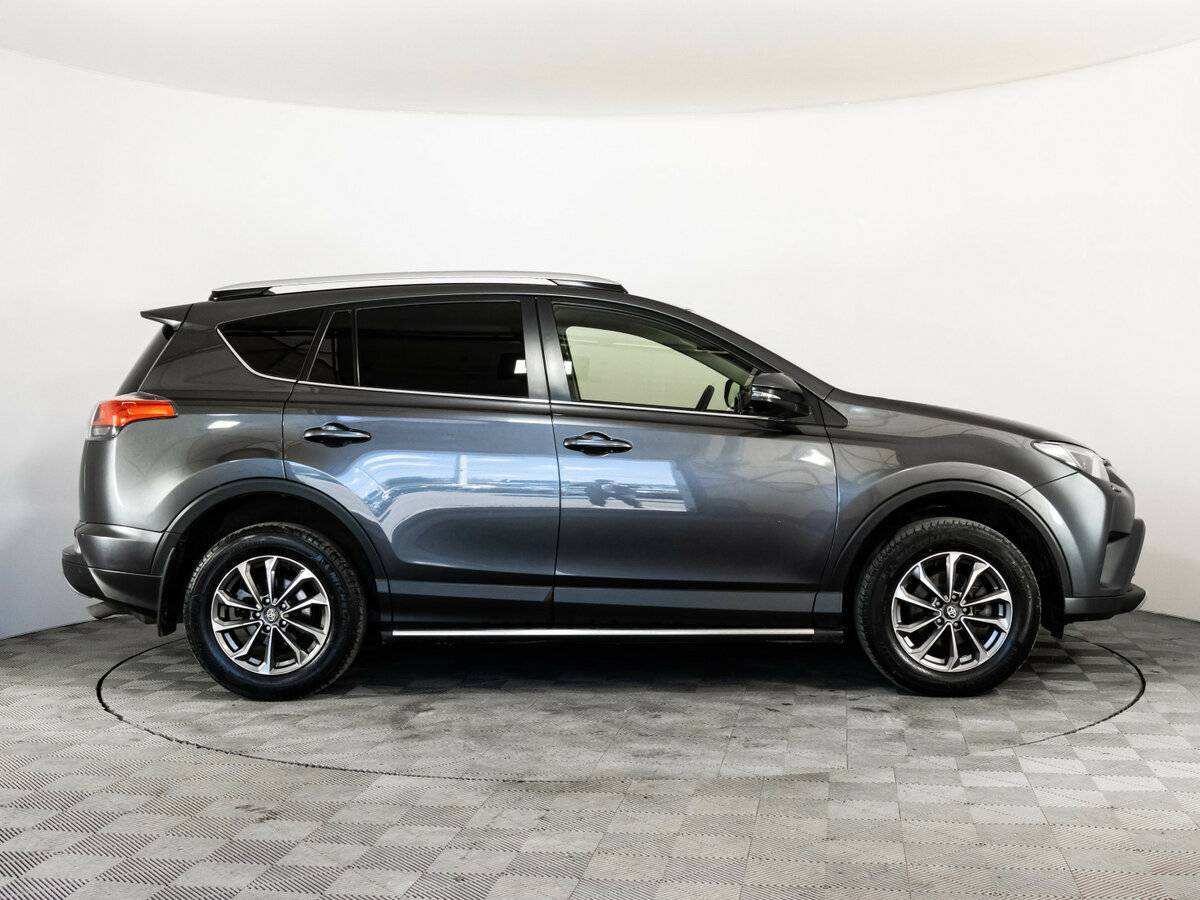 Toyota RAV4 2016 года с пробегом. Фото: #3