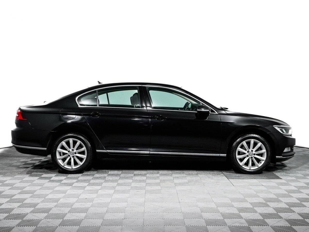 Volkswagen Passat 2019 года с пробегом. Фото: #3