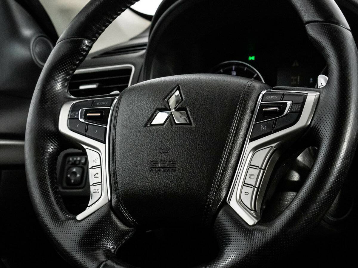 Mitsubishi Pajero Sport 2018 года с пробегом. Фото: #12