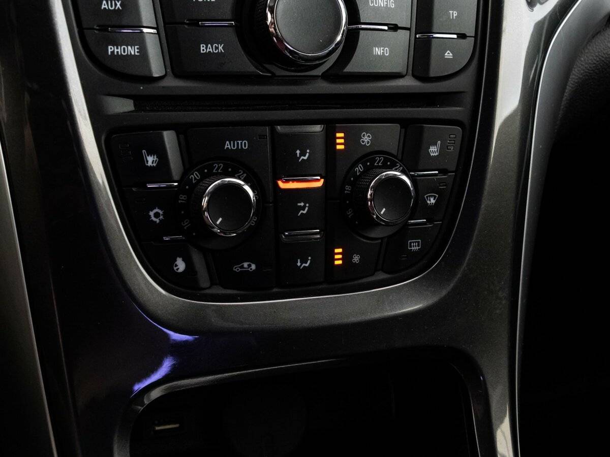 Opel Astra 2012 года с пробегом. Фото: #13