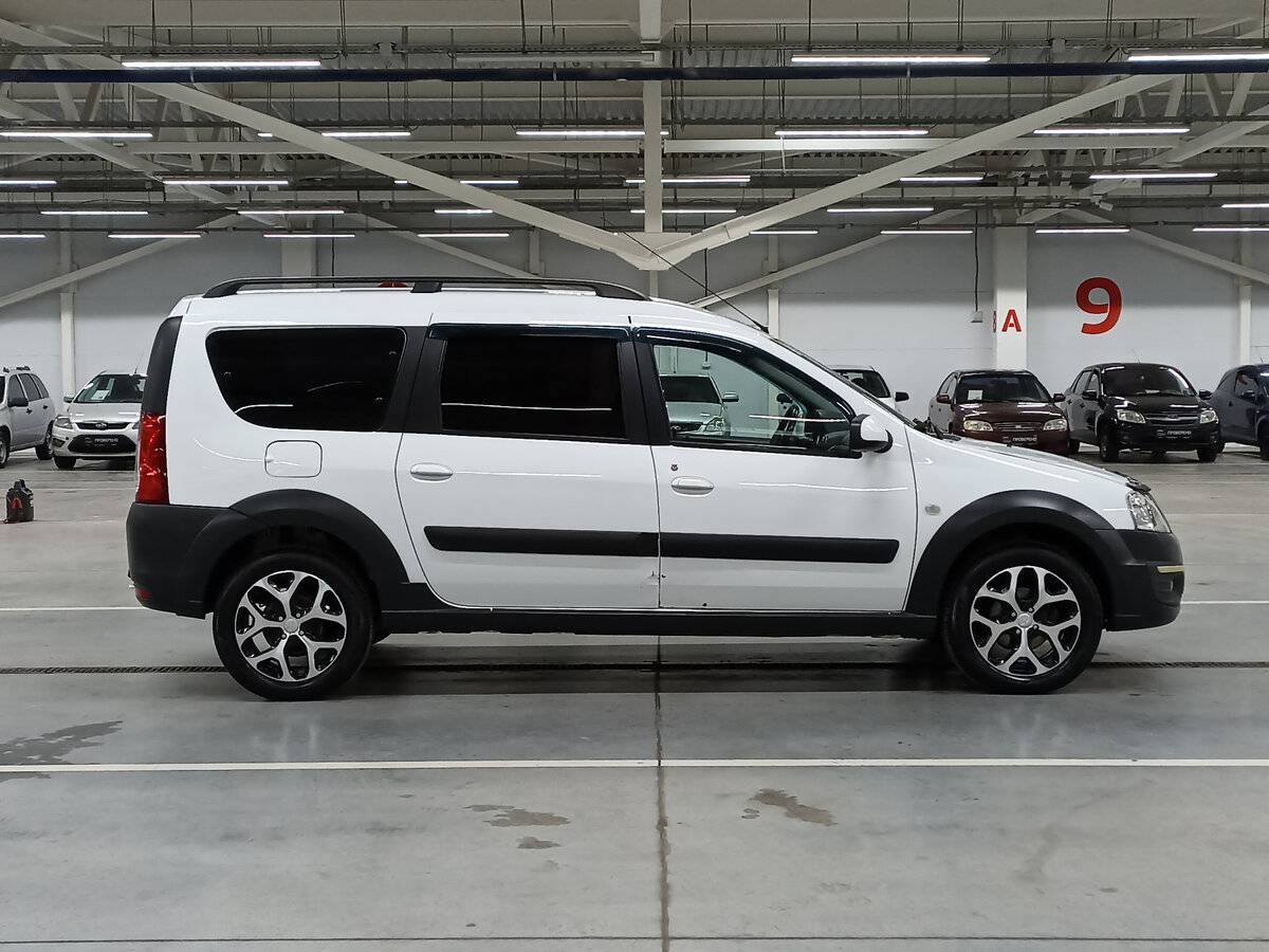 Lada (ВАЗ) Largus 2017 года с пробегом. Фото: #3