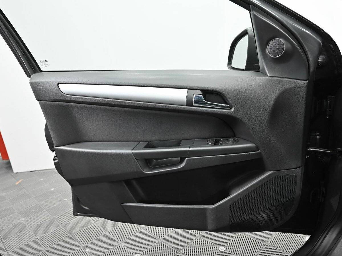 Opel Astra 2012 года с пробегом. Фото: #6