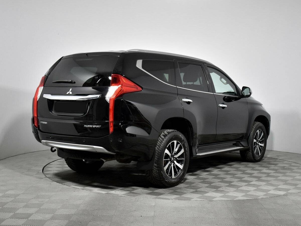 Mitsubishi Pajero Sport 2017 года с пробегом. Фото: #4