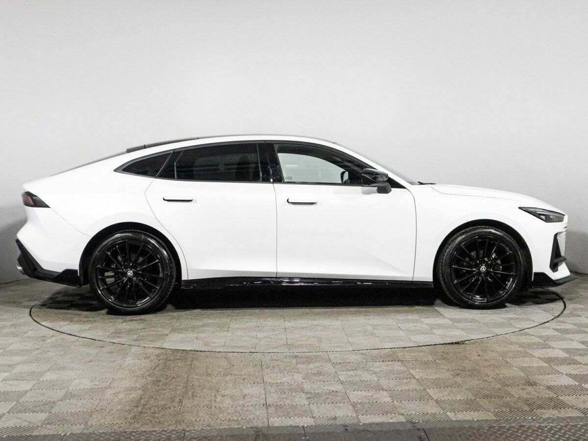 Changan UNI-V 2023 года с пробегом. Фото: #3