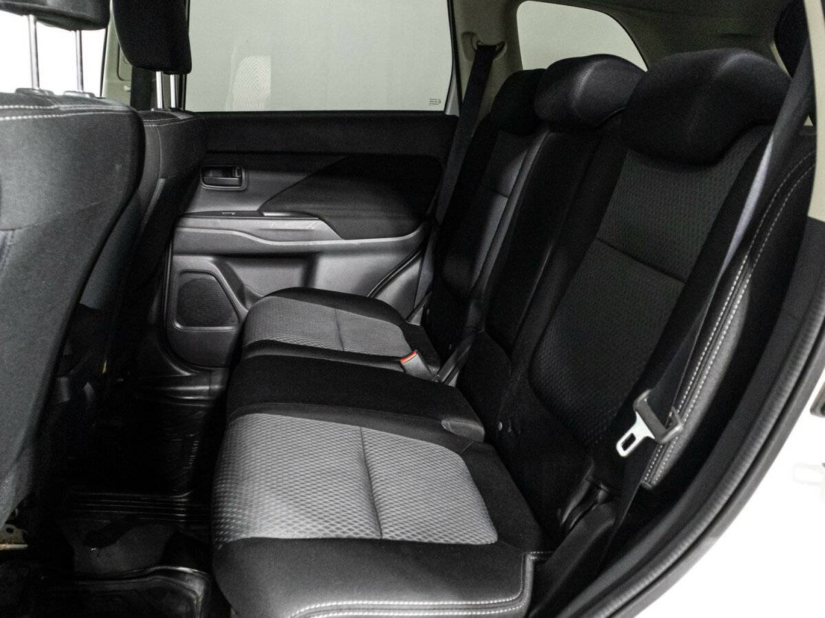 Mitsubishi Outlander 2016 года с пробегом. Фото: #9