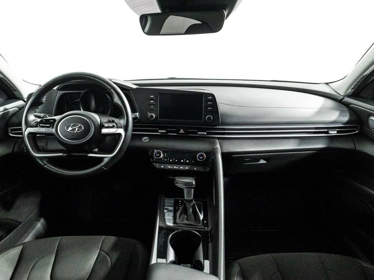 Hyundai Elantra 2021 года с пробегом. Фото: #12