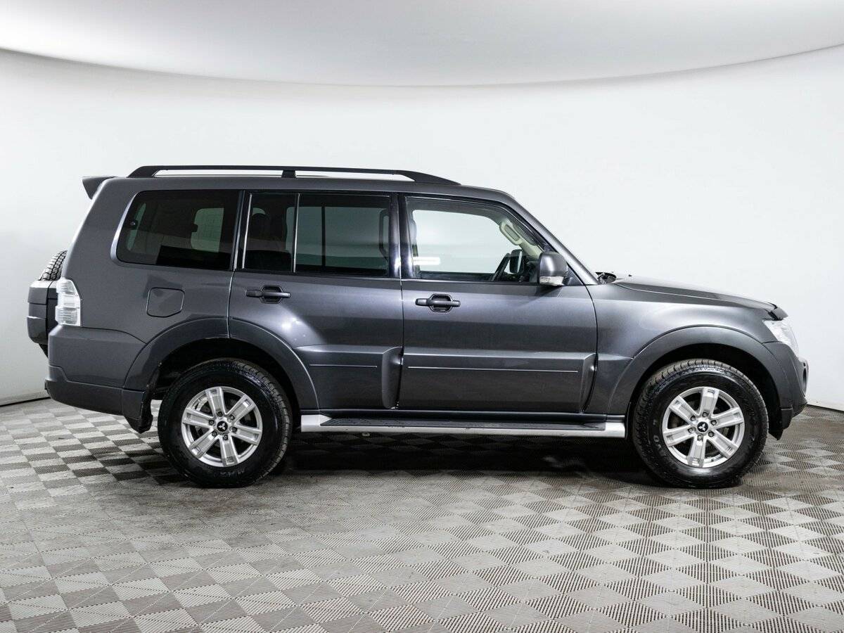 Mitsubishi Pajero 2013 года с пробегом. Фото: #3